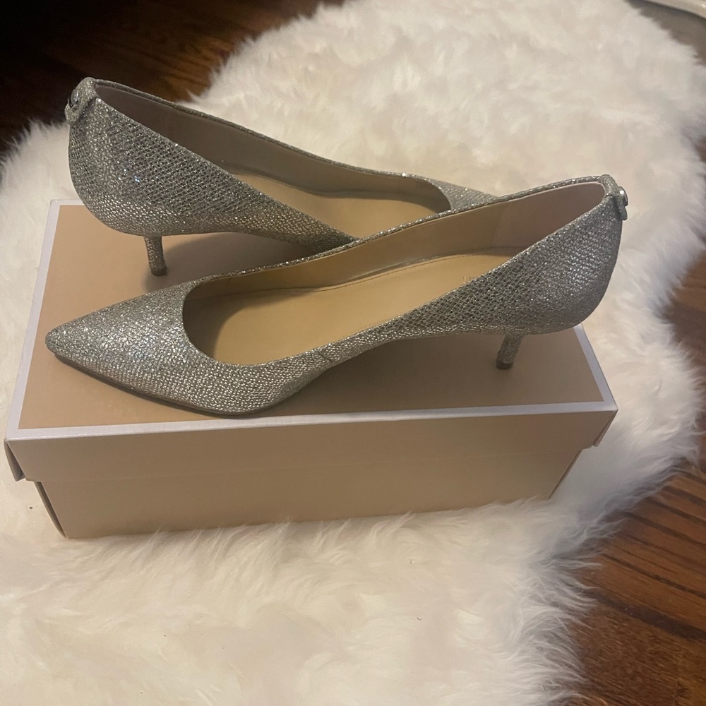 COPY - Michael Kors Flex Kitten Pumps